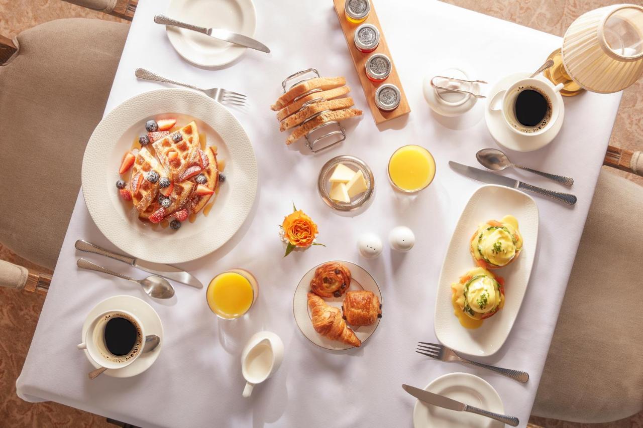 Bathen House Boutique Hotel Экстерьер фото A breakfast table